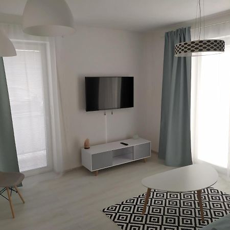 Apartman TILL Galanta Exteriör bild