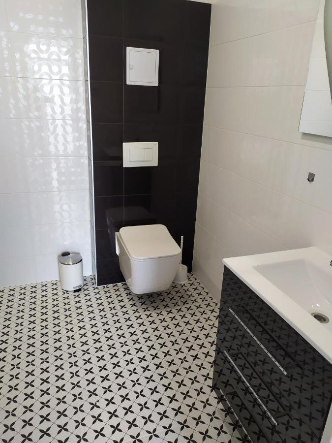 Apartman TILL Galanta Exteriör bild