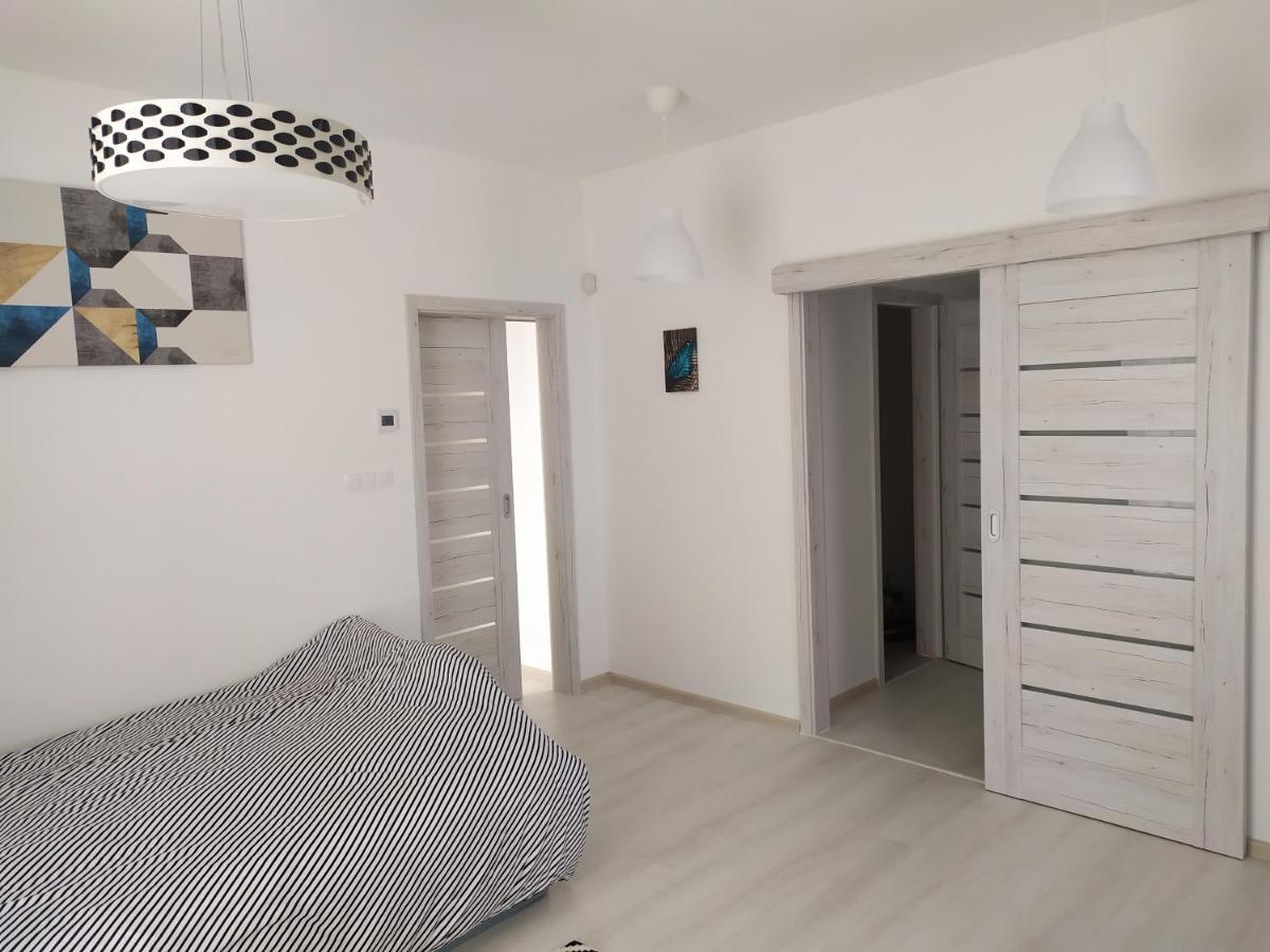 Apartman TILL Galanta Exteriör bild
