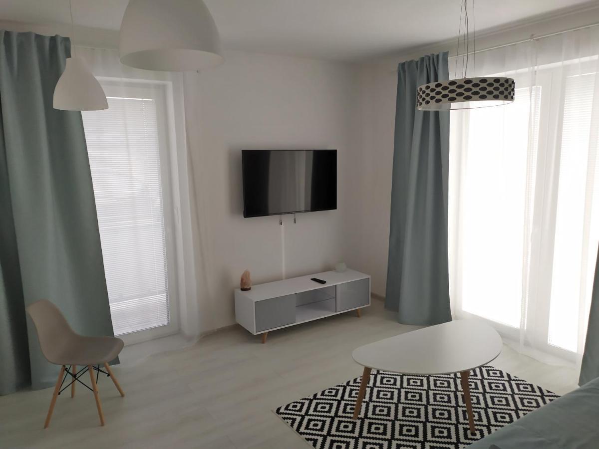 Apartman TILL Galanta Exteriör bild