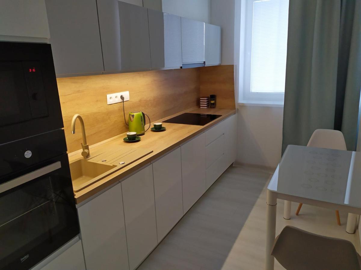 Apartman TILL Galanta Exteriör bild