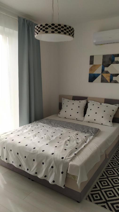 Apartman TILL Galanta Exteriör bild