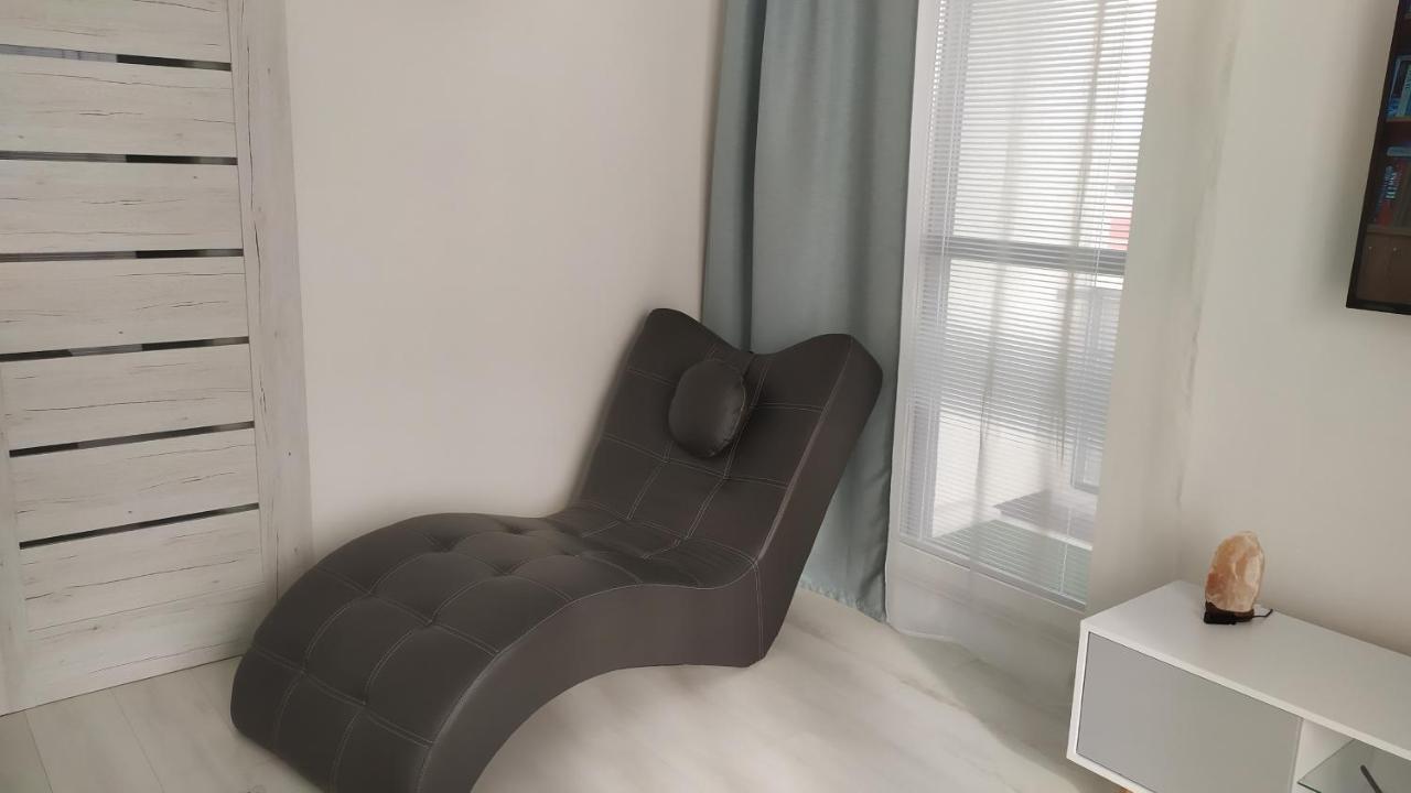 Apartman TILL Galanta Exteriör bild