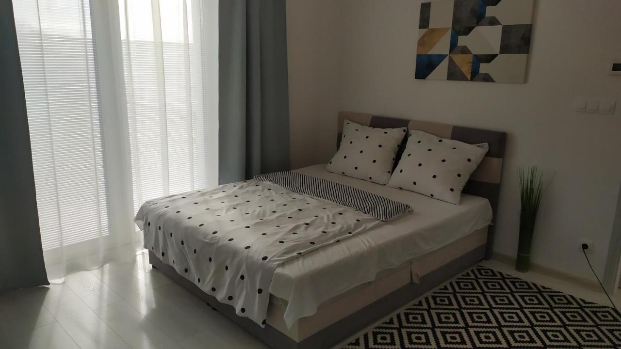 Apartman TILL Galanta Exteriör bild